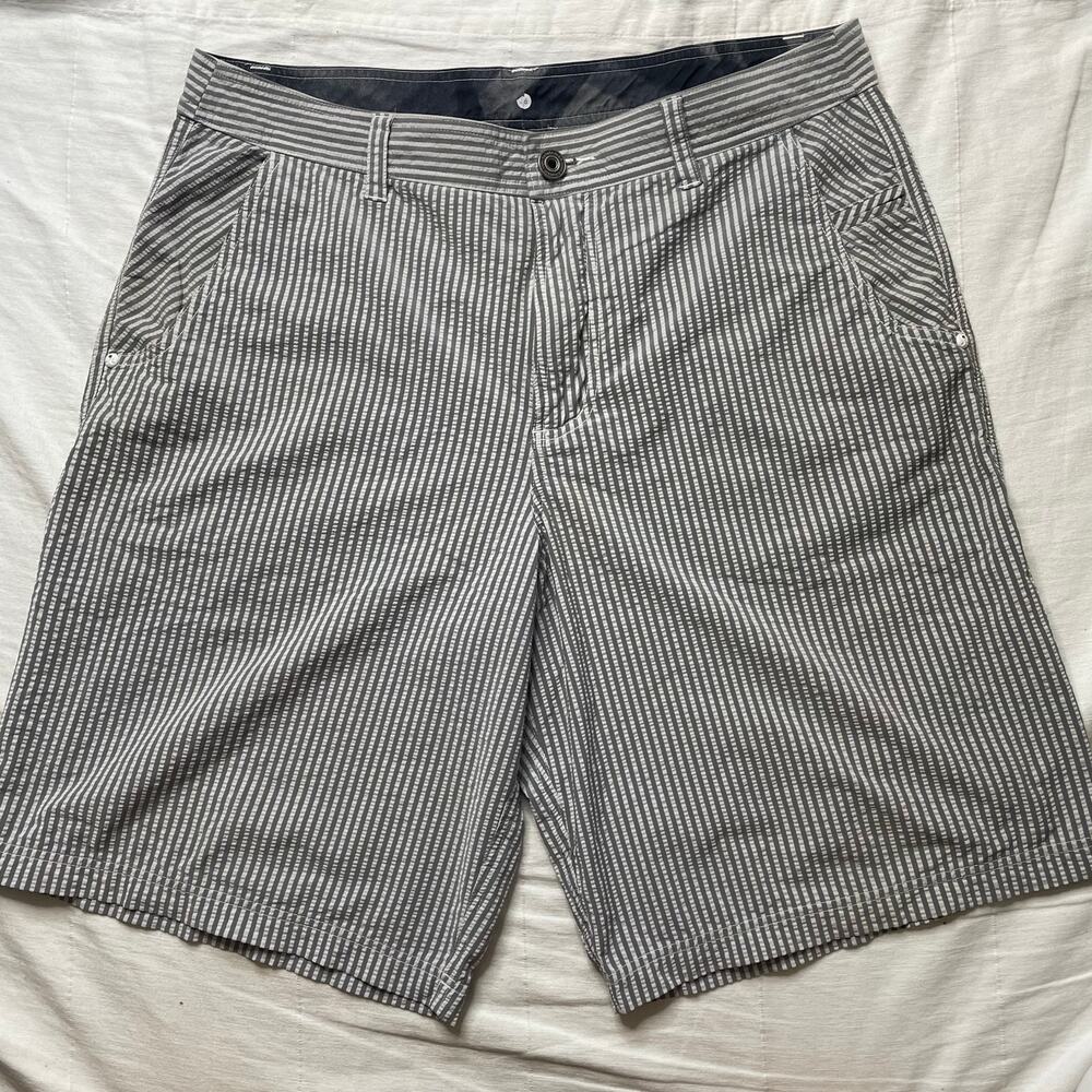 Lululemon Kahuna Gray Striped Shorts Size 36 Men's Athleisure Golf Outdoors